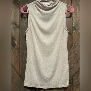 41 Hawthorn Medium Sleeveless Women's Top